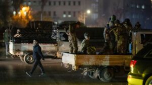 సిరియాలో పెరిగిన నిరసనలు, హోమ్స్‌లో కర్ఫ్యూ విధింపు