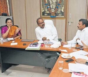 వైకుంఠ ఏకాదశి ఏర్పాట్లపై ఈఓ సమీక్ష