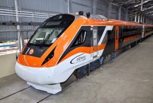 త్వరలో వందే భారత్‌ తొలి స్లీపర్‌ రైలు!