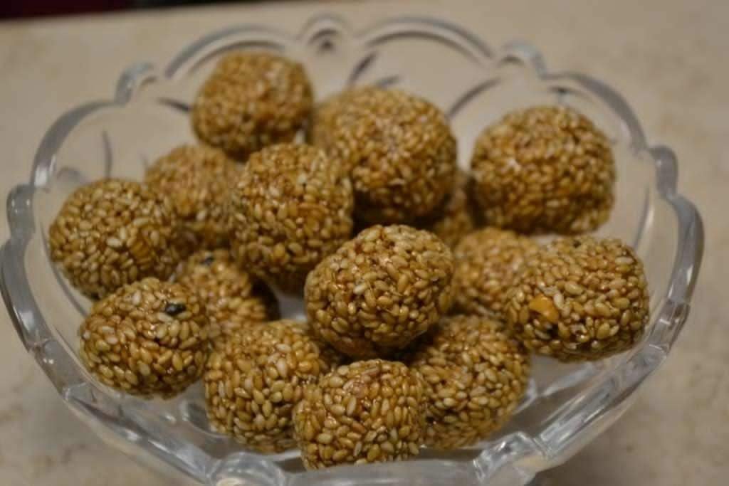 white sesame laddu