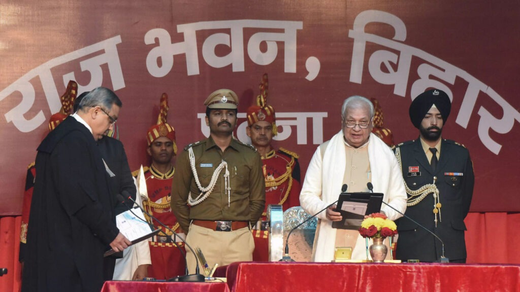 బీహార్‌ గవర్నర్‌గా ఆరిఫ్‌ మొహమ్మద్ ఖాన్‌ ప్రమాణం