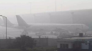 గన్నవరంలో విమాన రాకపోకలకు అంతరాయం..