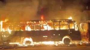 మంటల్లో దగ్ధమైన దివాకర్‌ ట్రావెల్స్‌ బస్సు