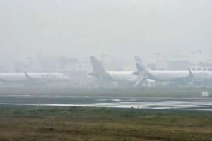 Over 100 flights delayed due to heavy fog