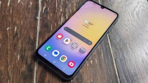 ఇద్దర్ని బలి తీసుకున్న స్మార్ట్ ఫోన్