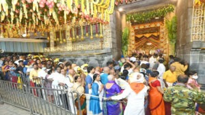 నారాయణుని నామస్మరణతో మార్మోగుతున్న ఆలయాలు