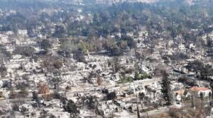 కార్చిచ్చు రేగిన ప్రదేశంలో ట్రంప్ పర్యటన