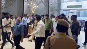 శ్రీతేజ్‏ను పరామర్శించిన అల్లు అర్జున్, దిల్ రాజ్..