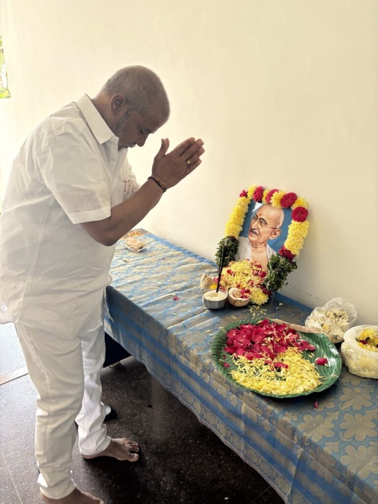 జాతిపిత మహాత్మ గాంధీకి వర్దంతి సందర్భంగా మంత్రి దామోదర రాజనర్సింహ నివాళి