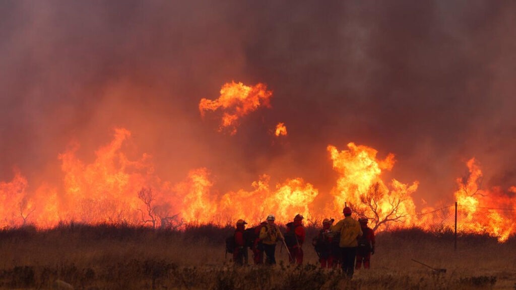 లాస్ ఏంజెలెస్‌లో మళ్లీ మొదలైన కార్చిచ్చు..