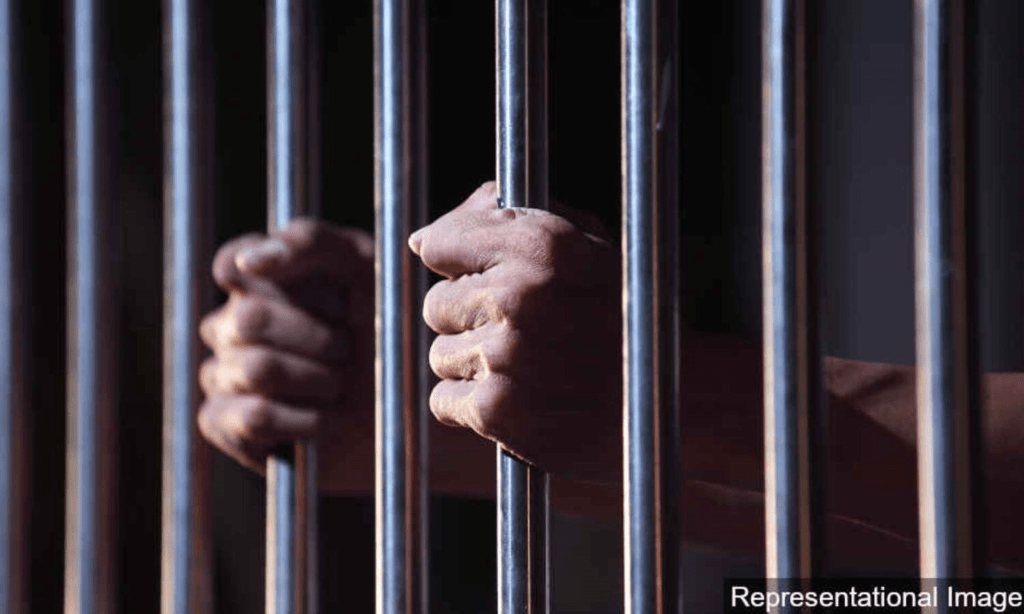 Sexually Assaulted: చిన్నారులపై వైద్యుడి అత్యాచారం.. 20 ఏళ్ల జైలు శిక్ష