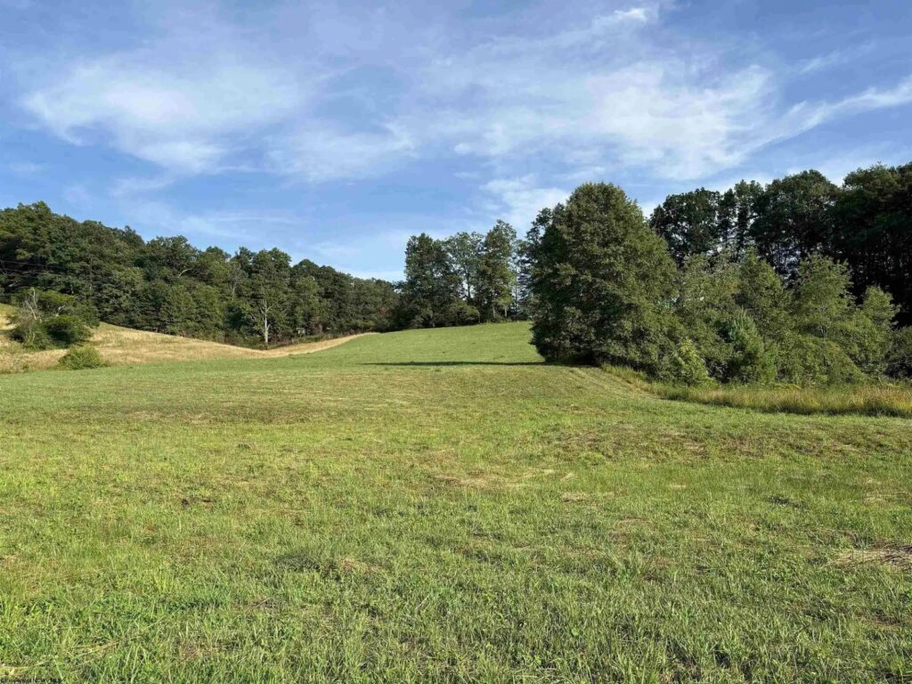 భూ హక్కు లబ్దిదారులకు ప్రాపర్టీ కార్డులు