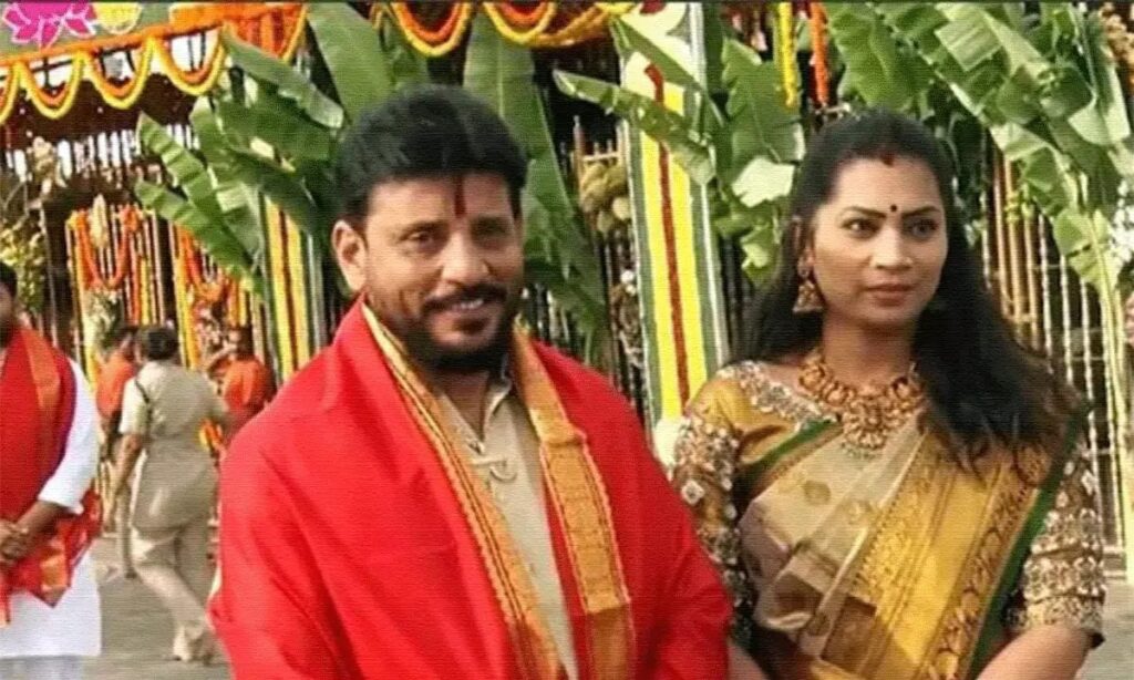 వస్త్ర వ్యాపారంలోకి అడుగుపెడుతున్న దువ్వాడ-దివ్వెల మాధురి!