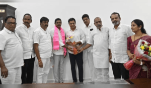 బీఆర్ఎస్‌లో చేరిన మ‌హేశ్ రెడ్డి