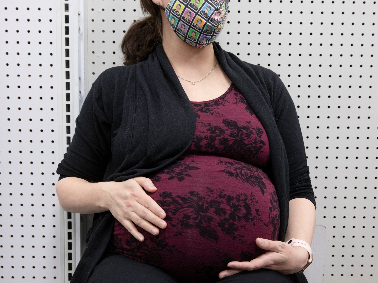 https://vaartha.com/wp-content/uploads/2025/01/pregnant-scaled.jpg