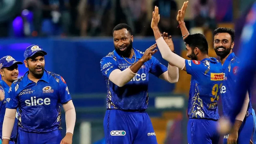 టీ20 క్రికెట్‌లో కీరన్ పొలార్డ్ చరిత్ర సృష్టించాడు.