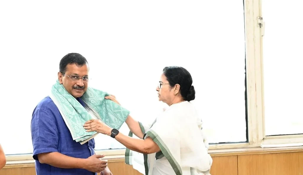 ఢిల్లీ ఎన్నికల్లో ఆప్ కి తృణమూల్ మద్దతు1