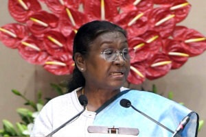 నేతాజీకి నివాళులర్పించిన రాష్ట్రపతి