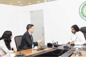 సింగపూర్ ప్రతినిధులతో పవన్ కళ్యాణ్ చర్చలు