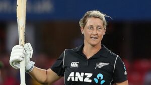 సోఫీ డివైన్ ప్రీమియర్ లీగ్ నుండి విరామం