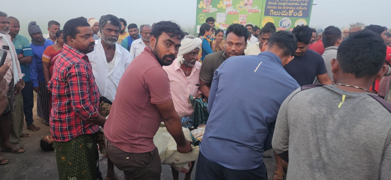 Major accident on Budampadu Narakoduru road