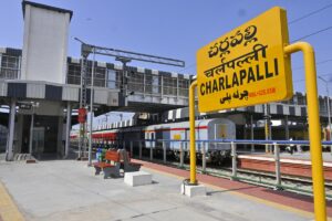 చర్లపల్లి రూట్ లో వెళ్తున్న ఈ రైళ్లు రద్దు