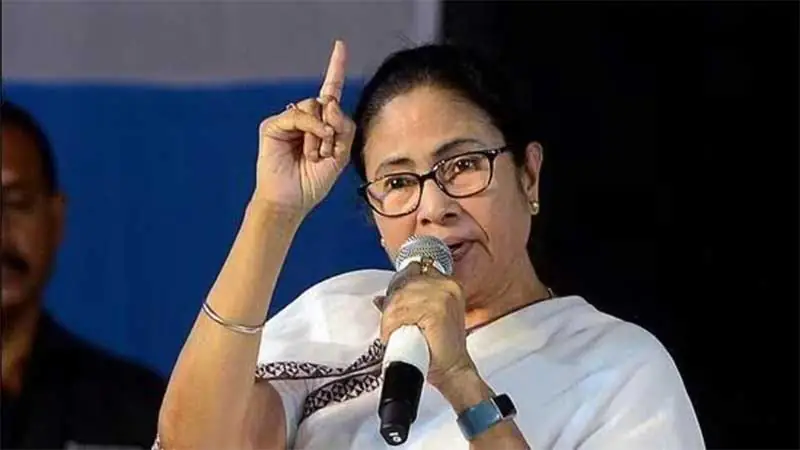 Mamata Banerjee to contest solo in the 2026 elections.