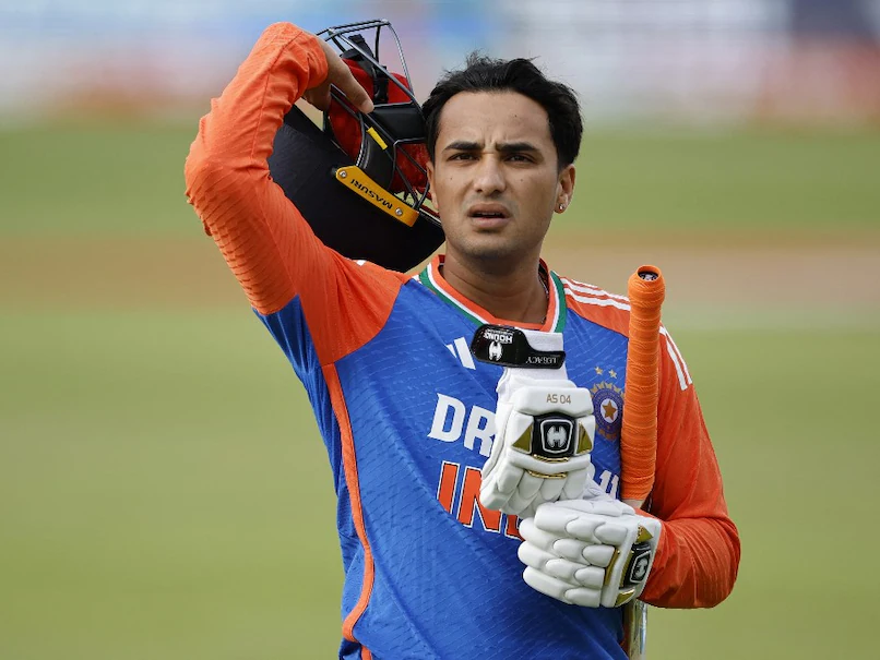 6bk2bsd8 abhishek sharma 625x300 10 November 24