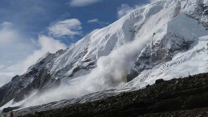 Collapsed ice mountain