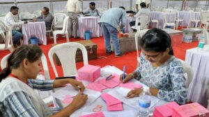 కొనసాగుతున్న ఢిల్లీ ఎన్నికల ఓట్ల లెక్కింపు..