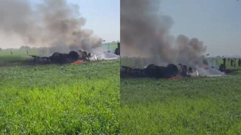 కూలిన యుద్ధ విమానం.. పైలట్లకు గాయాలు