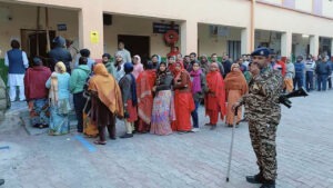 ఢిల్లీ ఎన్నికలు..1 గంట వరకూ 33.31శాతం పోలింగ్‌..