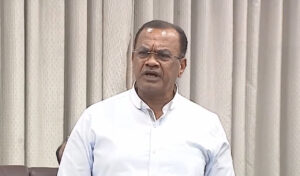 ఆర్ అండ్ బి అధికారులతో కోమటిరెడ్డి వెంకటరెడ్డి వీడియో కాన్ఫరెన్స్