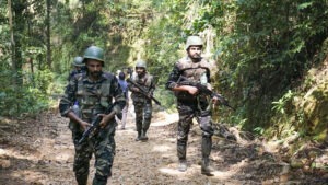 ఎదురు కాల్పులు.. 8 మంది మావోయిస్టులు మృతి