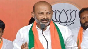 బీసీల నుంచి ముస్లింలను తొలగించాలి: బండి సంజయ్