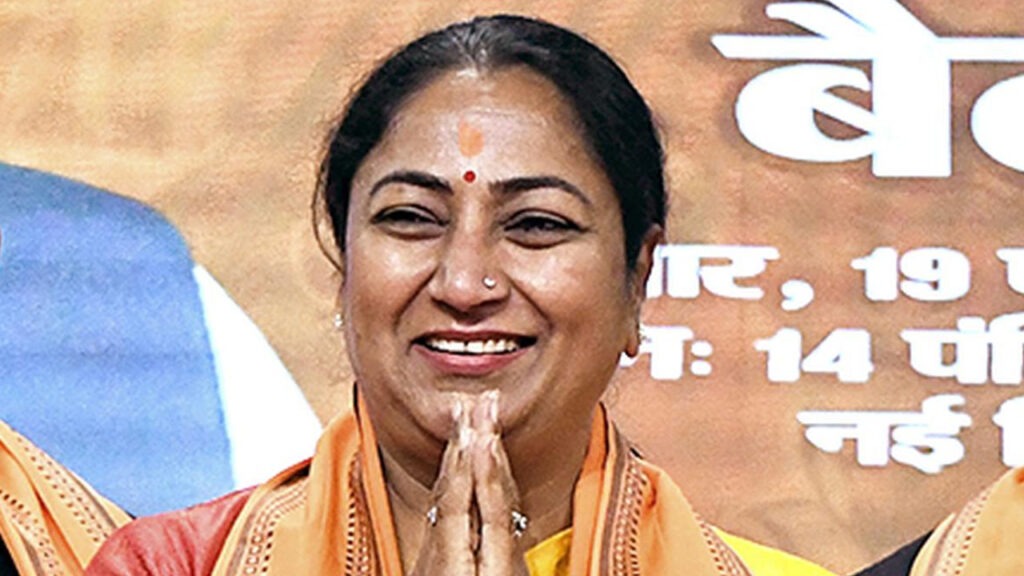 ఢిల్లీ మహిళలకు కొత్త సీఎం ‘ఉమెన్స్ డే’ గిఫ్ట్