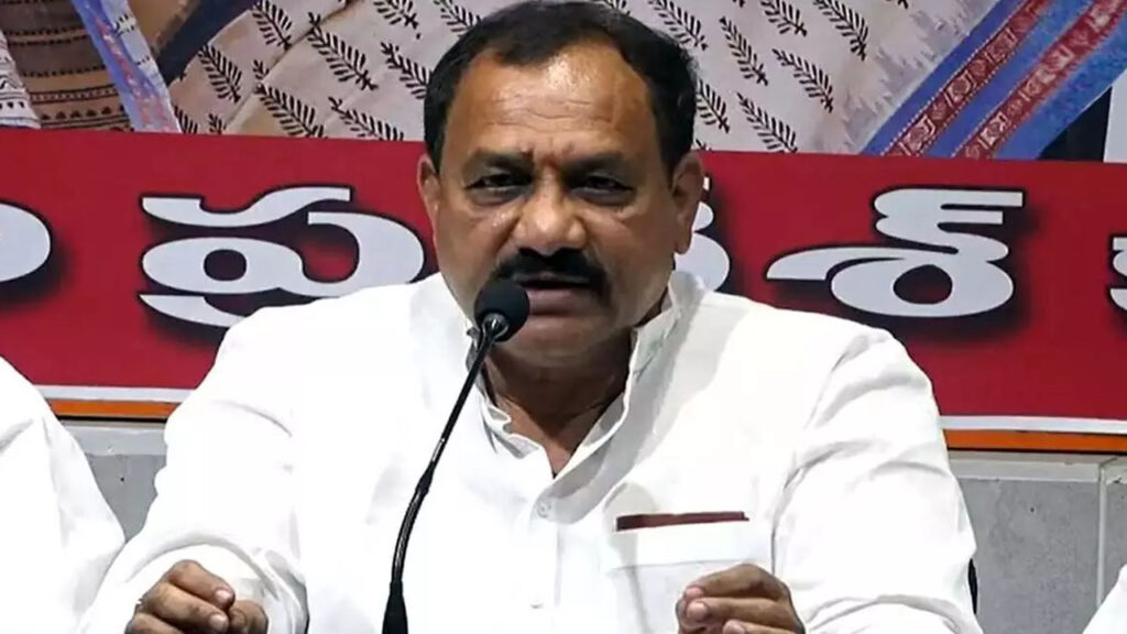 BJP – BRS : కెసిఆర్, హరీశ్ తో ఈటల చేతులు కలుపుతున్నారు – TPCC చీఫ్