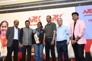 త్రిష ను సత్కరించిన ఎఆర్‌కే గ్రూప్