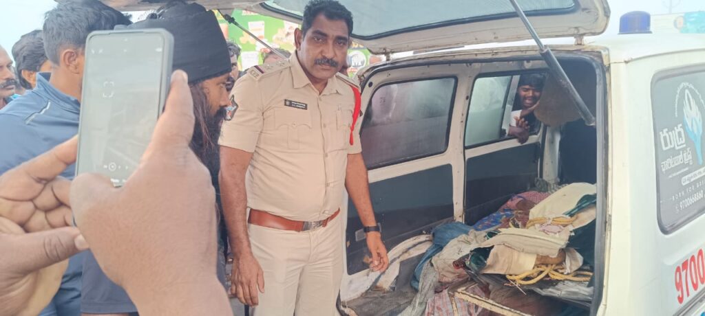 వ్యవసాయ కూలీల మృతి – గుంటూరు ప్రమాదంపై మంత్రి కందుల దుర్గేష్ హామీ