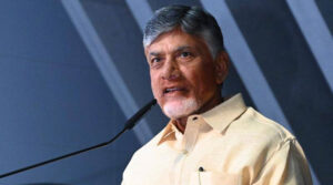 అందర్నీ నవ్వుల్లో ముంచేసిన సీఎం చంద్రబాబు