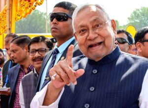 బీహార్‌లో పూలకుండీలు మాయం