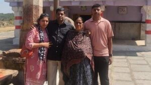 ఒకేకుటుంబానికి చెందిన నలుగురు ఆత్మహత్య