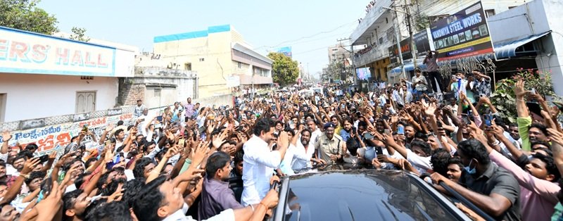 కిక్కిరిసిపోయిందని మాట్లాడలేకపోయా: జగన్