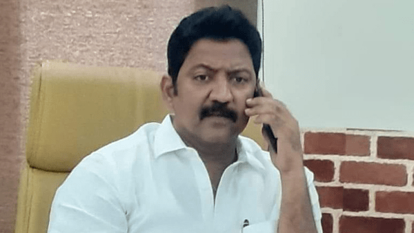 వల్లభనేని వంశీపై పీటీ వారెంట్