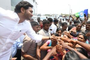 కిక్కిరిసిపోయిందని మాట్లాడలేకపోయా: జగన్