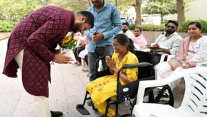 అదానీ గొప్ప మనసు.. దివ్యాంగుల వివాహానికి రూ.10 లక్షలు