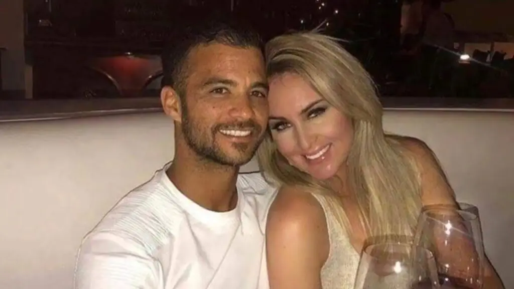 Star cricketer JP Duminy is getting divorced.