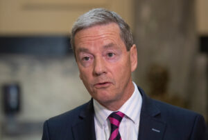 ఓ చిన్న పొరపాటు మంత్రి పదవికే ఎసరు