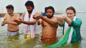 పవన్ మార్ఫింగ్ ఫొటోలపై పలు చోట్ల కేసులు