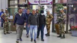 అమెరికాలో ఎవరెవరిని బహిష్కరిస్తున్నారు?